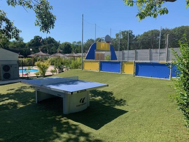 Camping Le Ruisseau Saint-André-de-Seignaux Exteriér fotografie